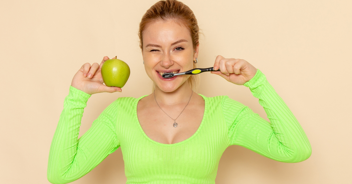 How to whiten your teeth naturally: 6 home remedies